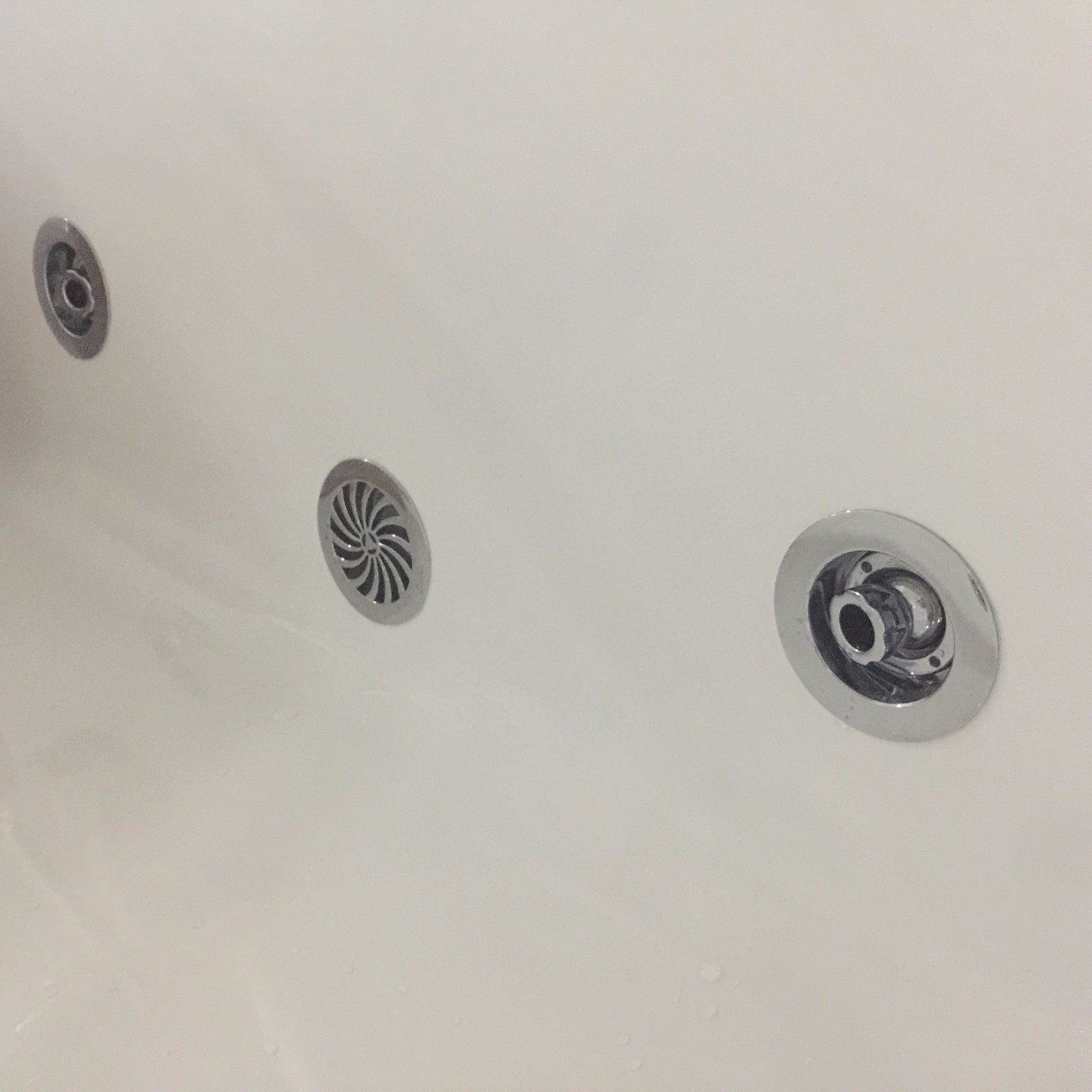 C-437 C-3127(R) Simple Modern Design Style Hot Corner Whirlpool Jetted Bathroom Acrylic Tub for Sale 4.JPG